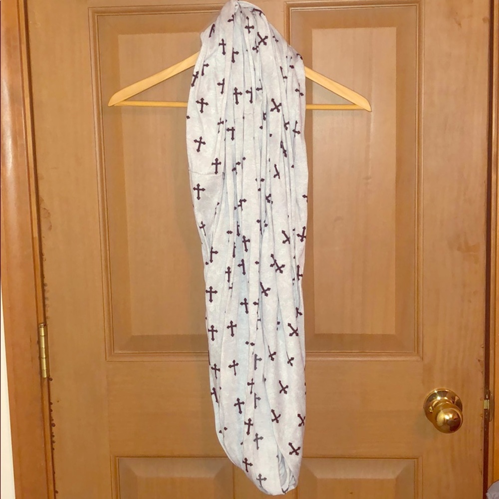 Universal cross scarf